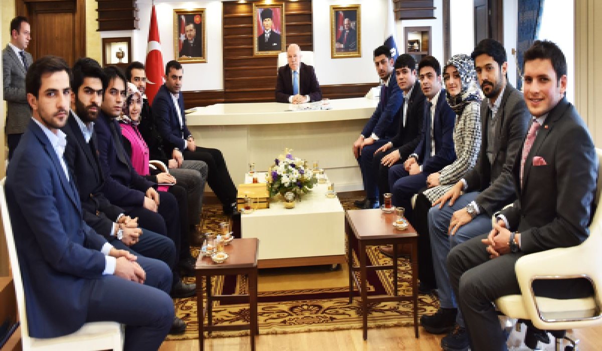 Siyasi Partilerden Gençlik Hamlesi